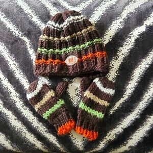 Carter's Knit Hat & Mitten Set